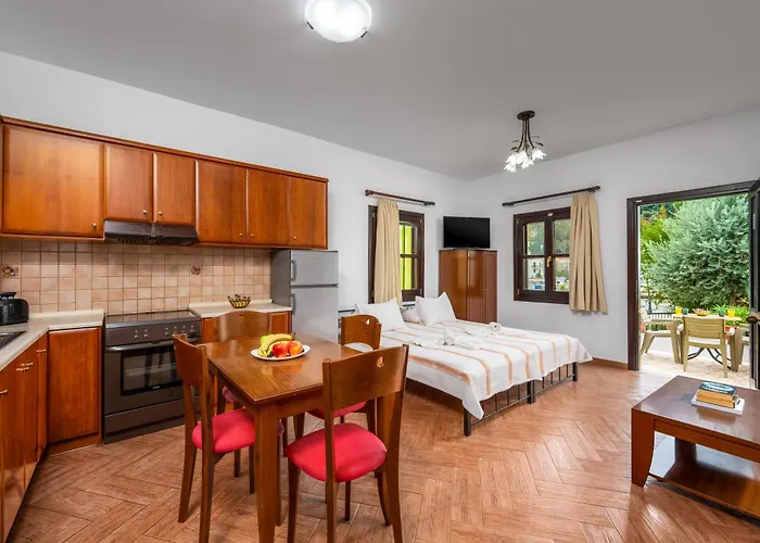 Mandraki Paradise ماغيستي